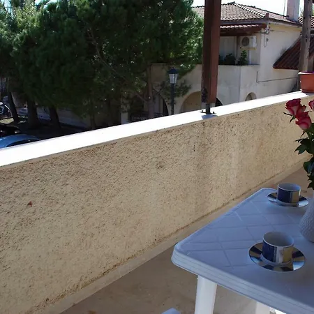 D. Solomos Apartmán *