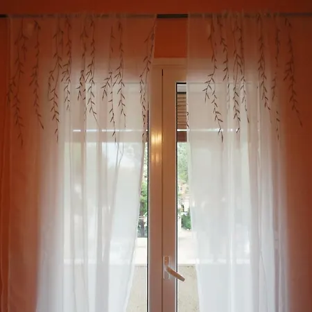 D. Solomos Apartmán *